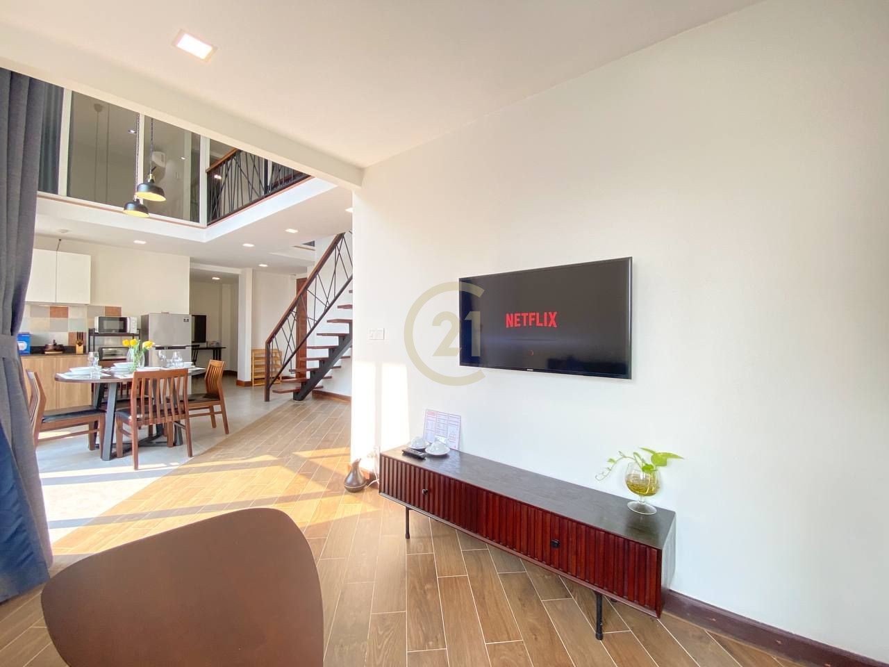Stylish 2BR Duplex Apartment In Toul Tompung
