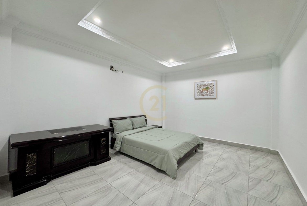 BKK1 | Modern 2-Bedroom Serviced Apartment – Prime Location