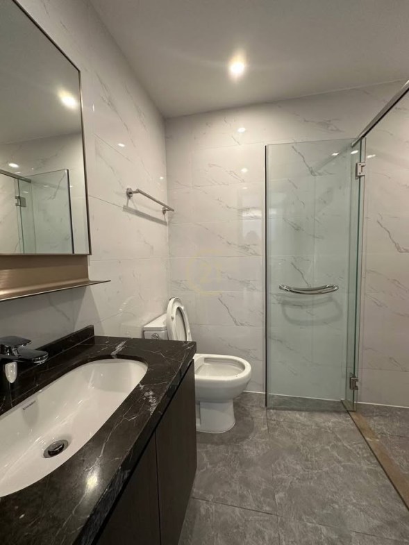SPECIOUS THREE BEDROOM FOR RENT