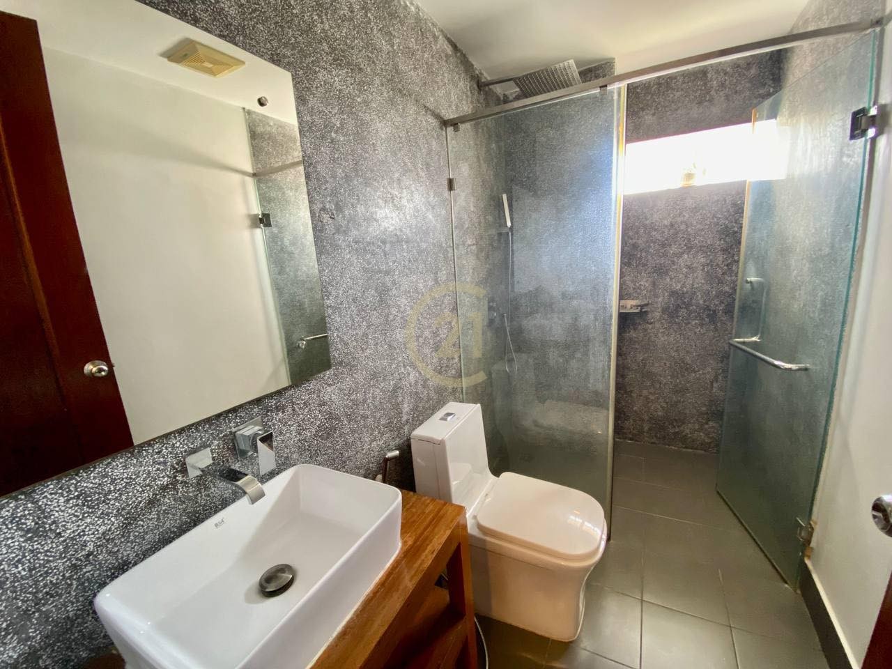 MODERN ONE BEDROOM FOR RENT