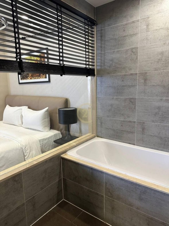 WESTERN ONE BEDROOM FOR RENT