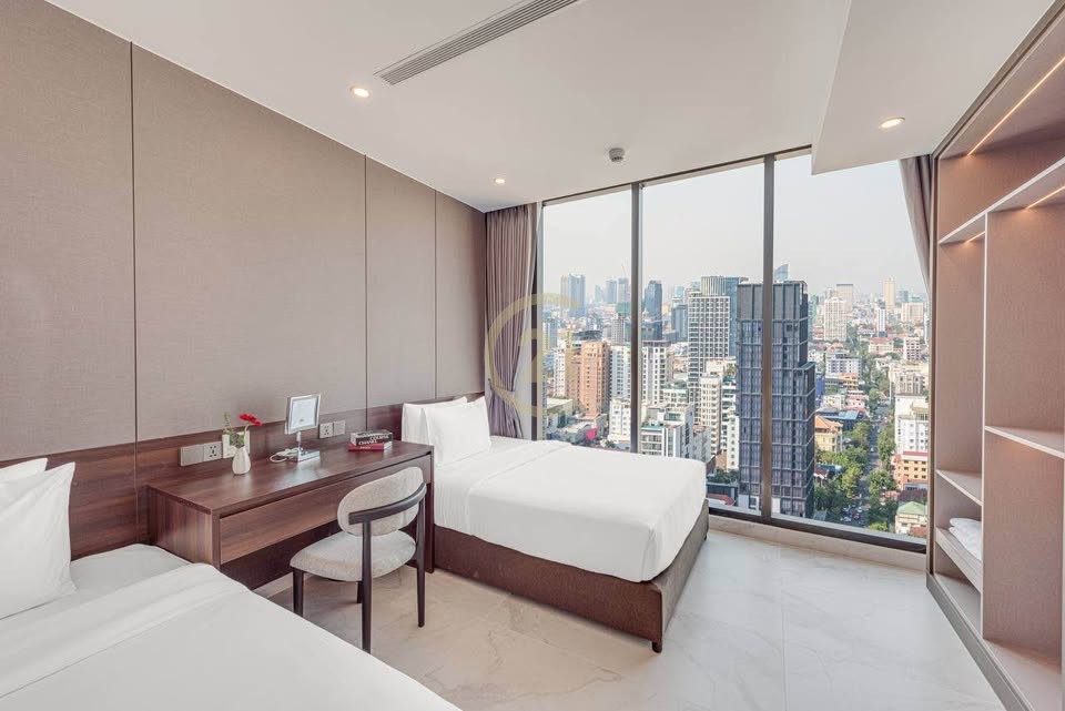 LUXURIOUS THREE BEDROOM FOR RENT