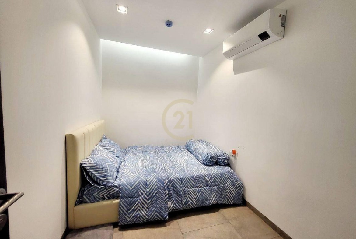 VINTAGE TWO BEDROOM FOR RENT