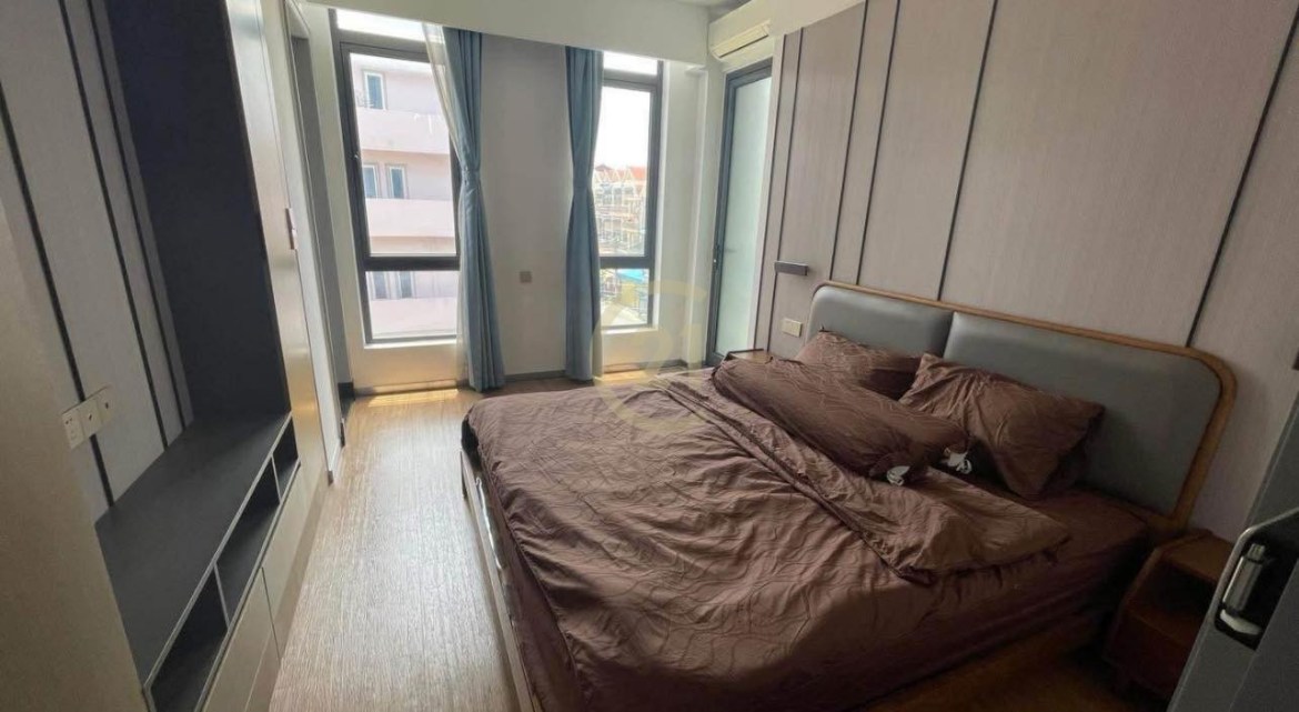 VINTAGE TWO BEDROOM FOR RENT