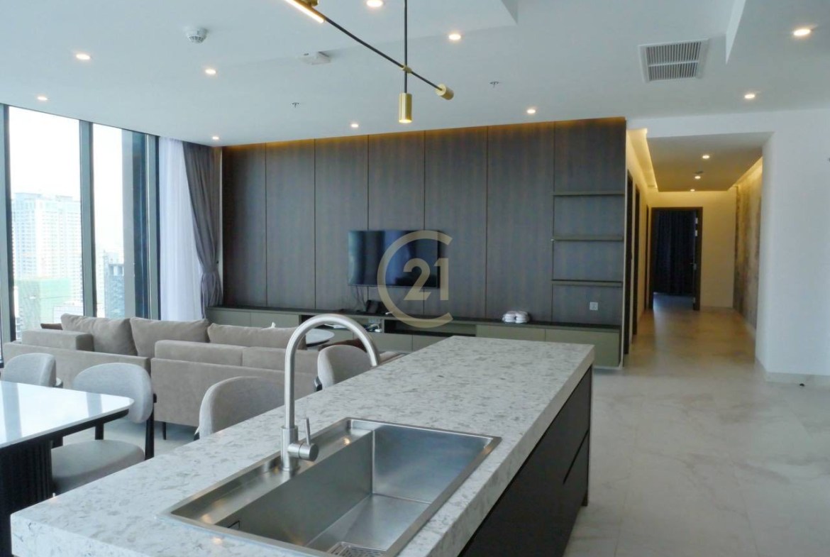 ELEGANT THREE BEDROOM FOR RENT