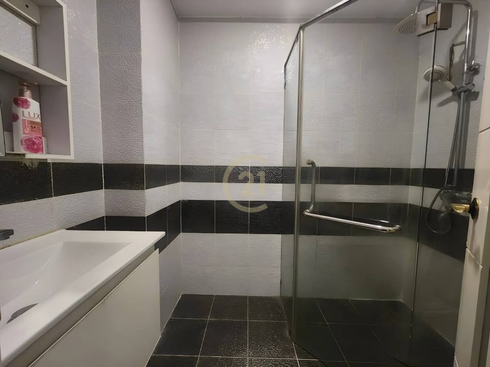 CLASSIC TWO BEDROOM FOR RENT