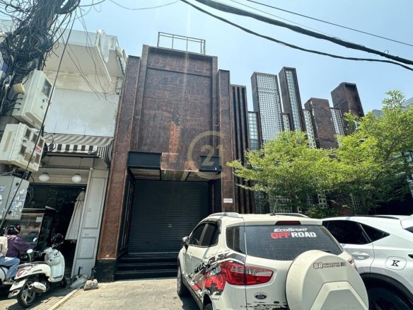 Shophouse For Rent At Toul Kork