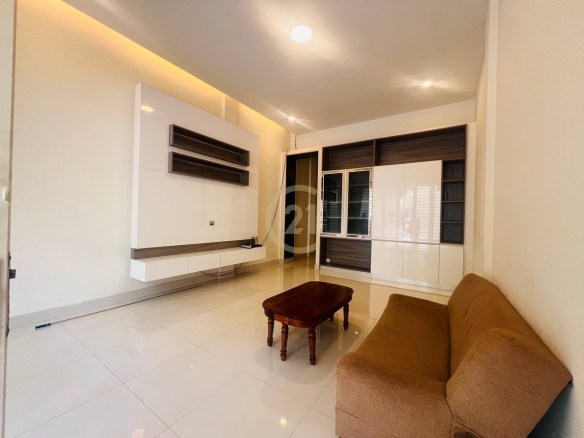 Flat House for Rent at PH Boeung Snao – $1,000/Month