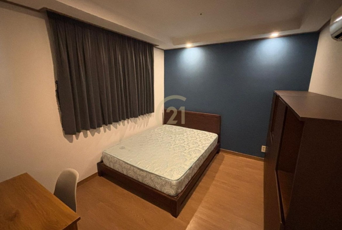 Luxury Two bedroom For Rent At BKK1