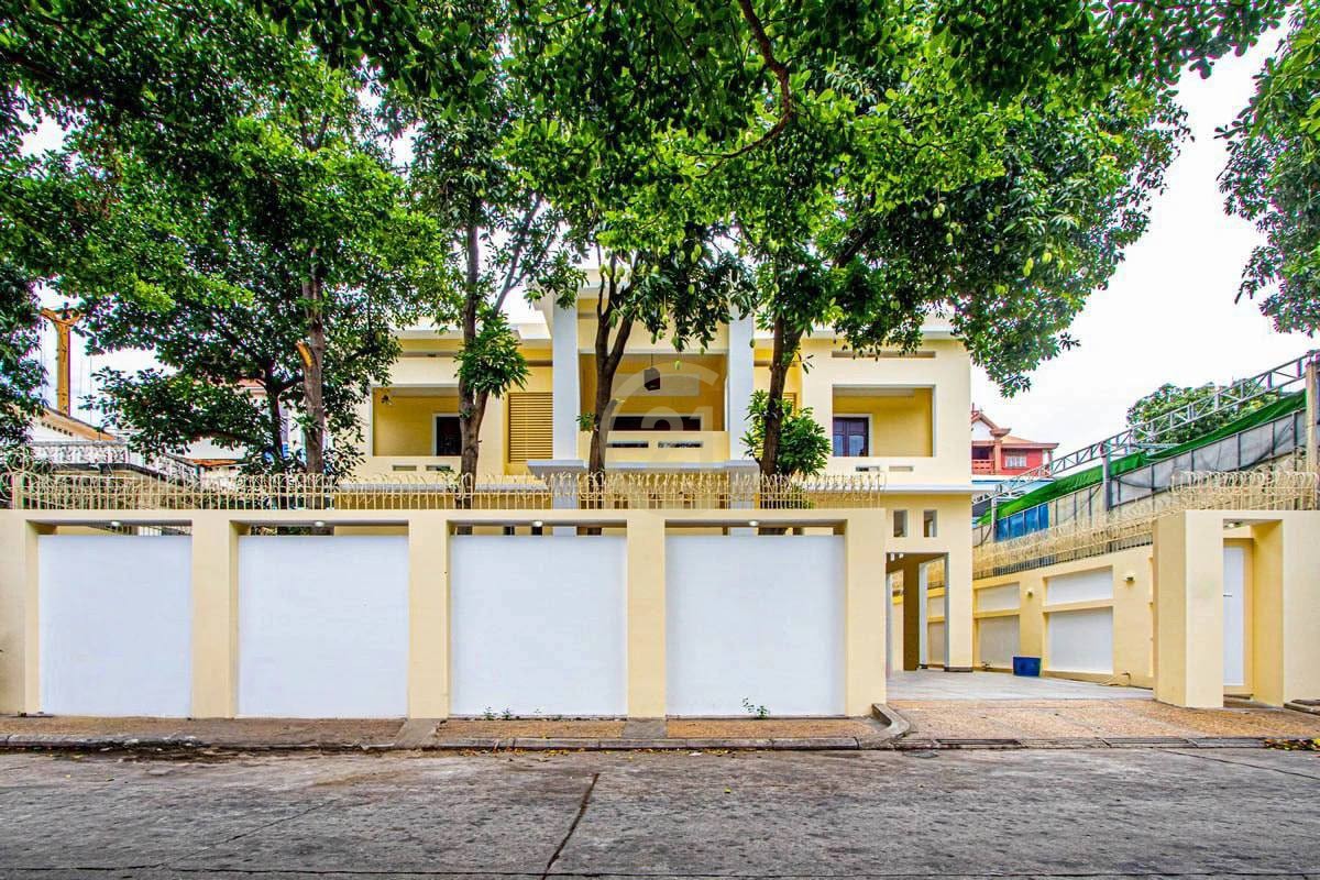 Biggest Villa For Rent In Toul Kork