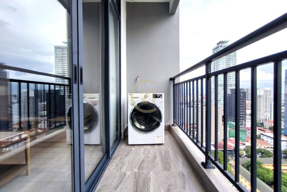 Luxury One Bedroom For Rent At BKK1