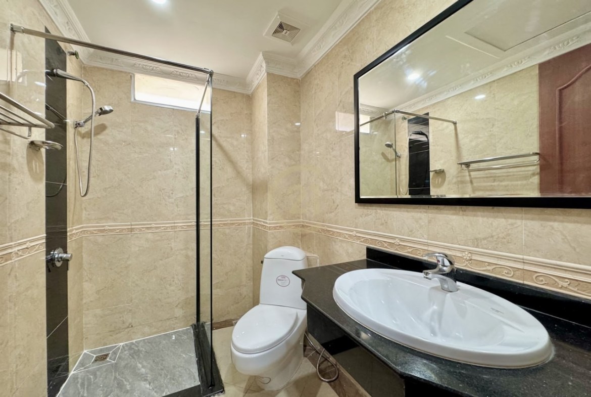 Biggest Two Bedroom for rent at BKK1