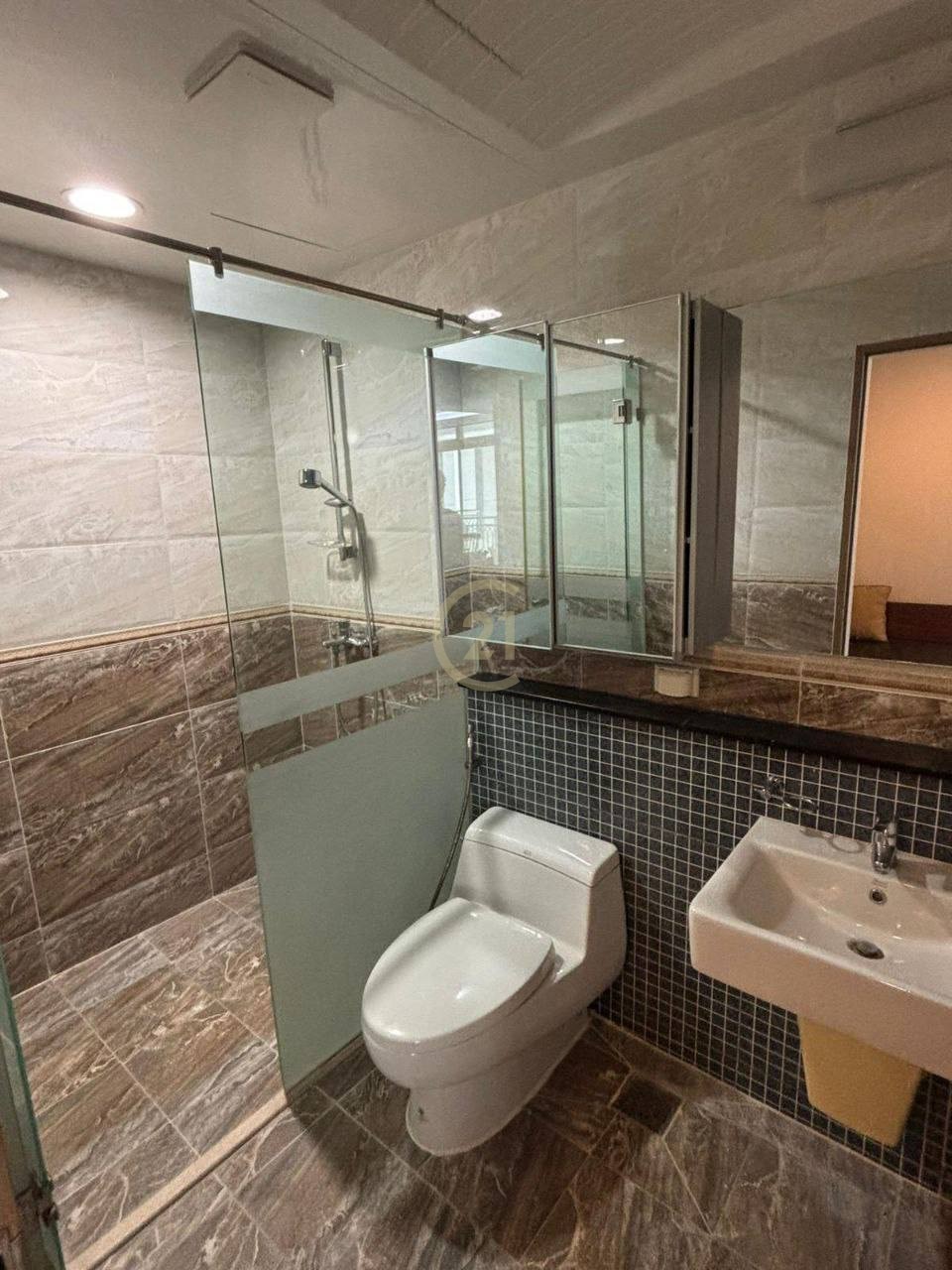 Luxury Two bedroom For Rent At BKK1