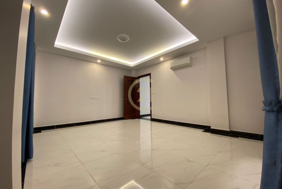 Luxury Building For Rent At TTP