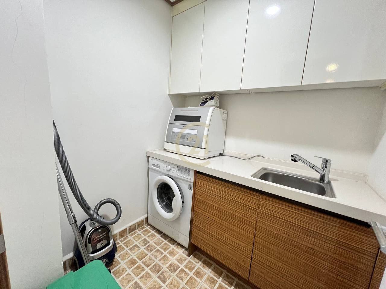 Luxury Two bedroom For Rent At BKK1