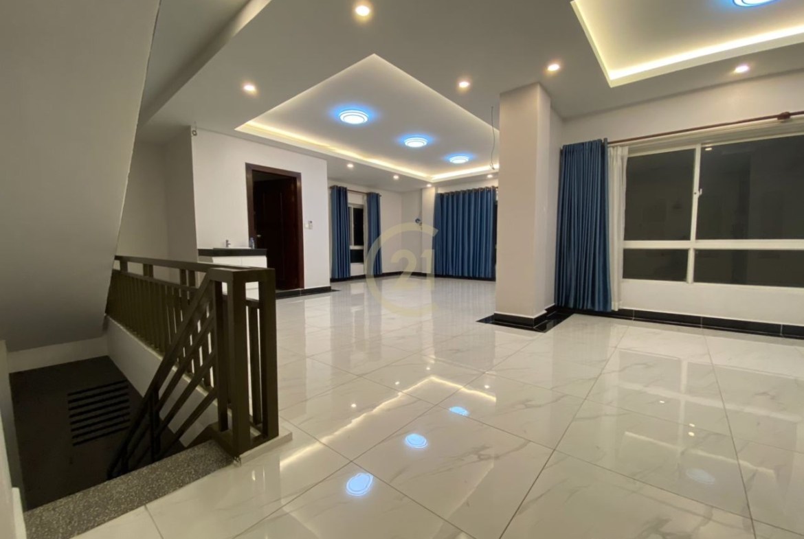 Luxury Building For Rent At TTP