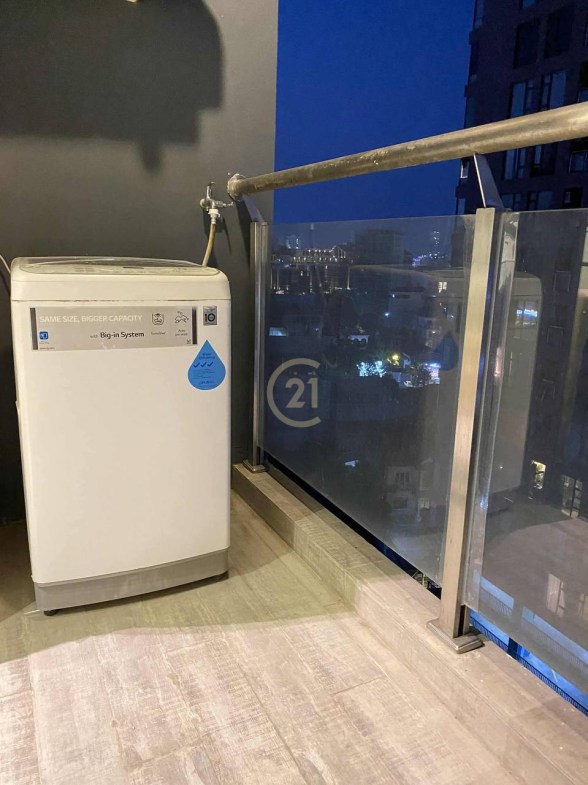 Condo Studio Room For Rent in Time Square 2