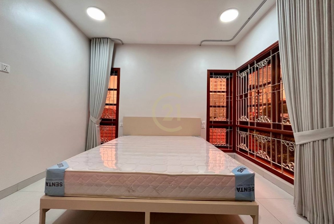 Newly Apartment One Bedroom For Rent at BKK1
