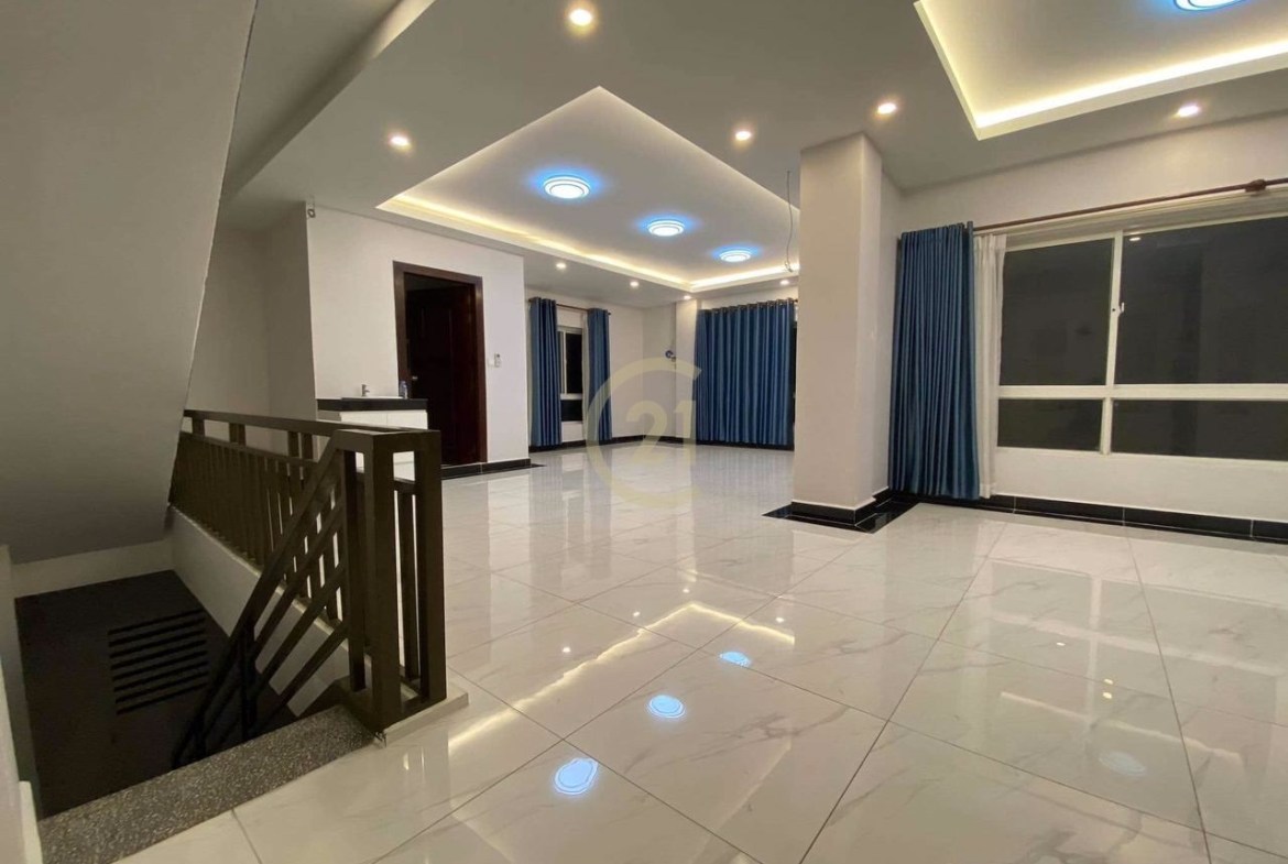 Luxury Building For Rent At TTP