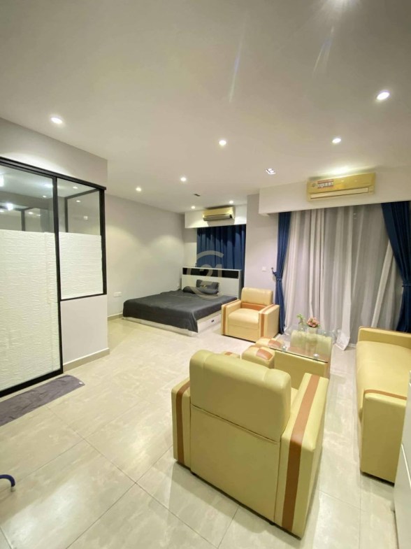 Condo Studio Room For Rent in Time Square 2