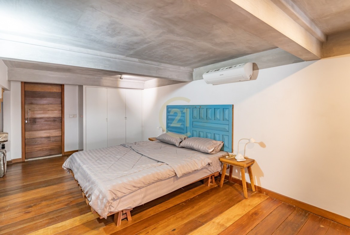 Renovated House 2 Bed For Rent at Doun Penh