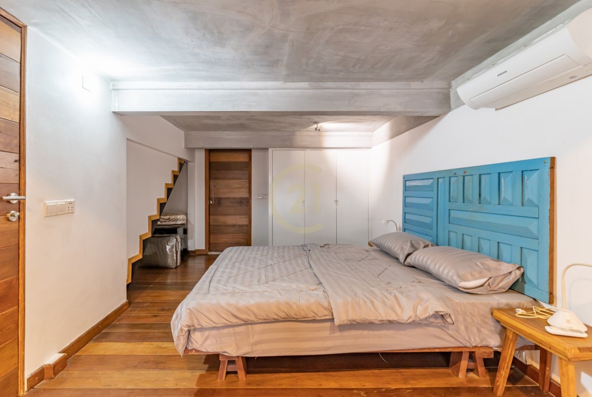 Renovated House 2 Bed For Rent at Doun Penh