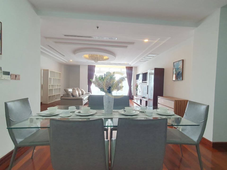 481077200_1713040402975096_2549274538561395212_n WESTERN THREE BEDROOM FOR RENT