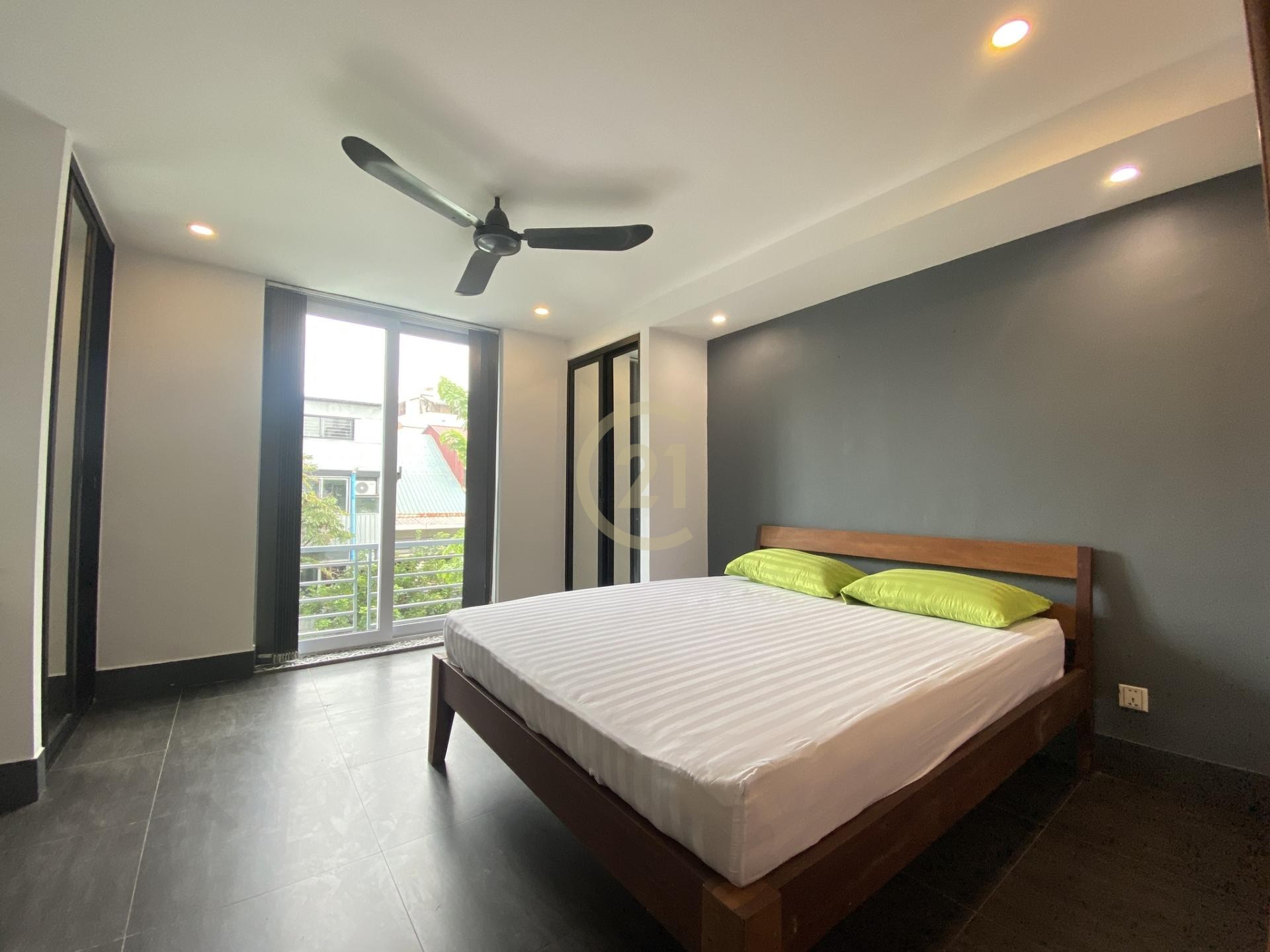 RENOVATED THREE BEDROOM FOR RENT AT DAUN PENH