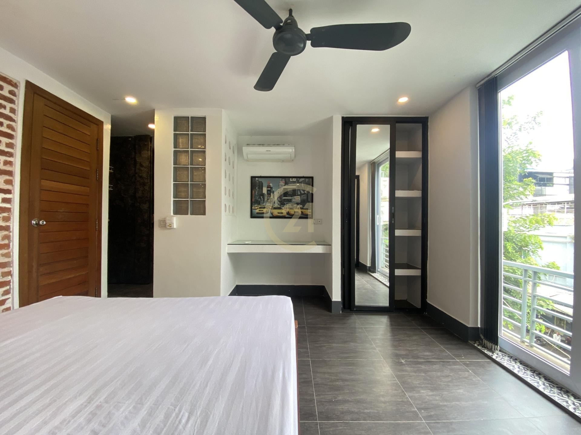 RENOVATED THREE BEDROOM FOR RENT AT DAUN PENH