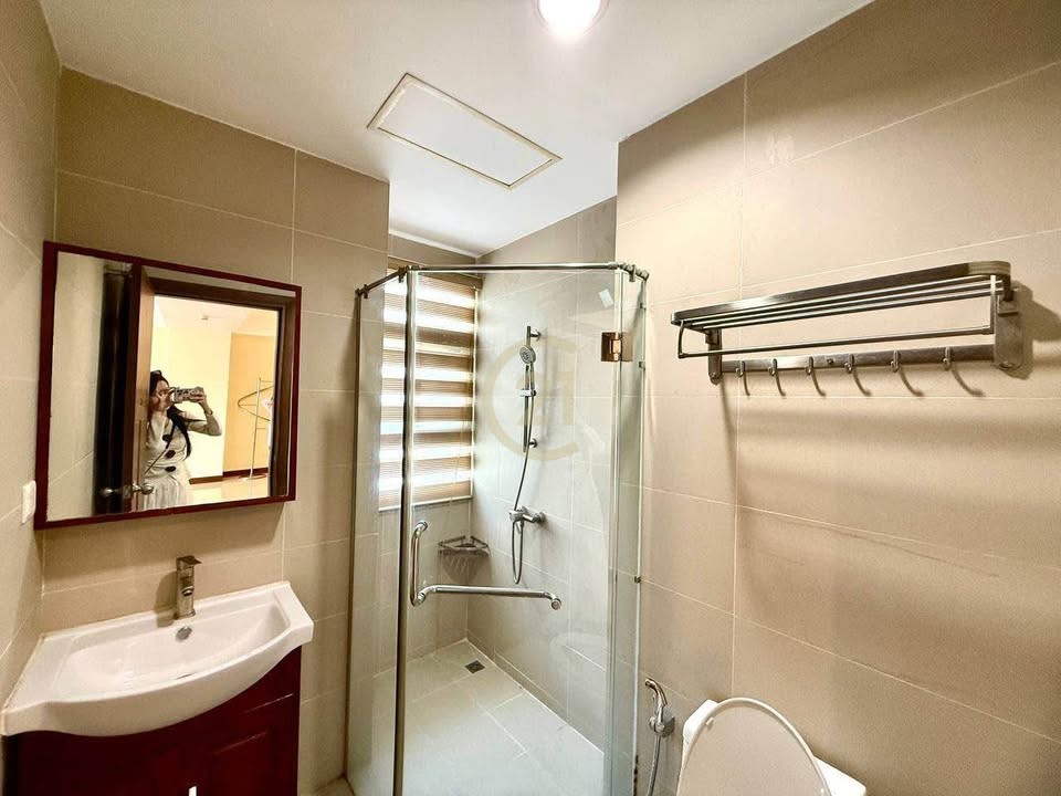 SPECIOUS TWO BEDROOM NEAR INDEPENDENCE