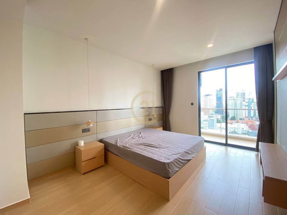 LOFT FOUR BEDROOM FOR RENT AT BKK1