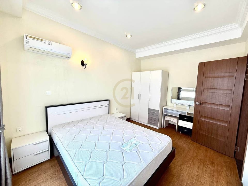 SPECIOUS TWO BEDROOM NEAR INDEPENDENCE