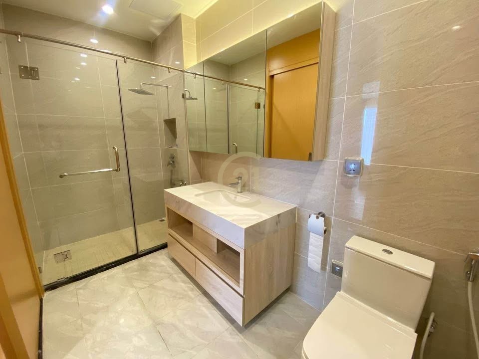 LOFT FOUR BEDROOM FOR RENT AT BKK1