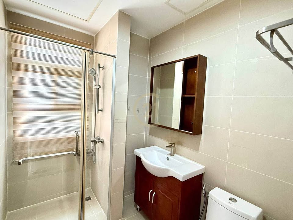 SPECIOUS TWO BEDROOM NEAR INDEPENDENCE