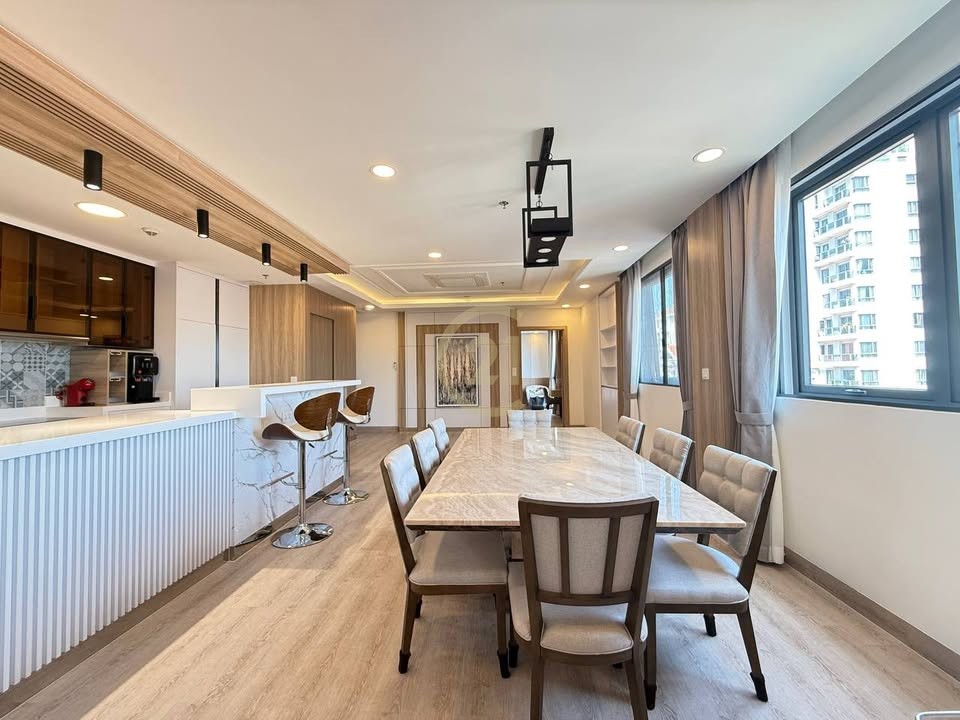 PREMIUM FOUR BEDROOM FOR RENT