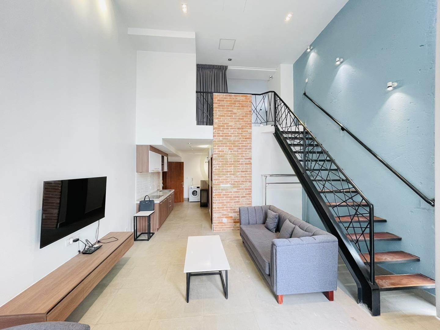 DUPLEX TWO BEDROOM FOR RENT