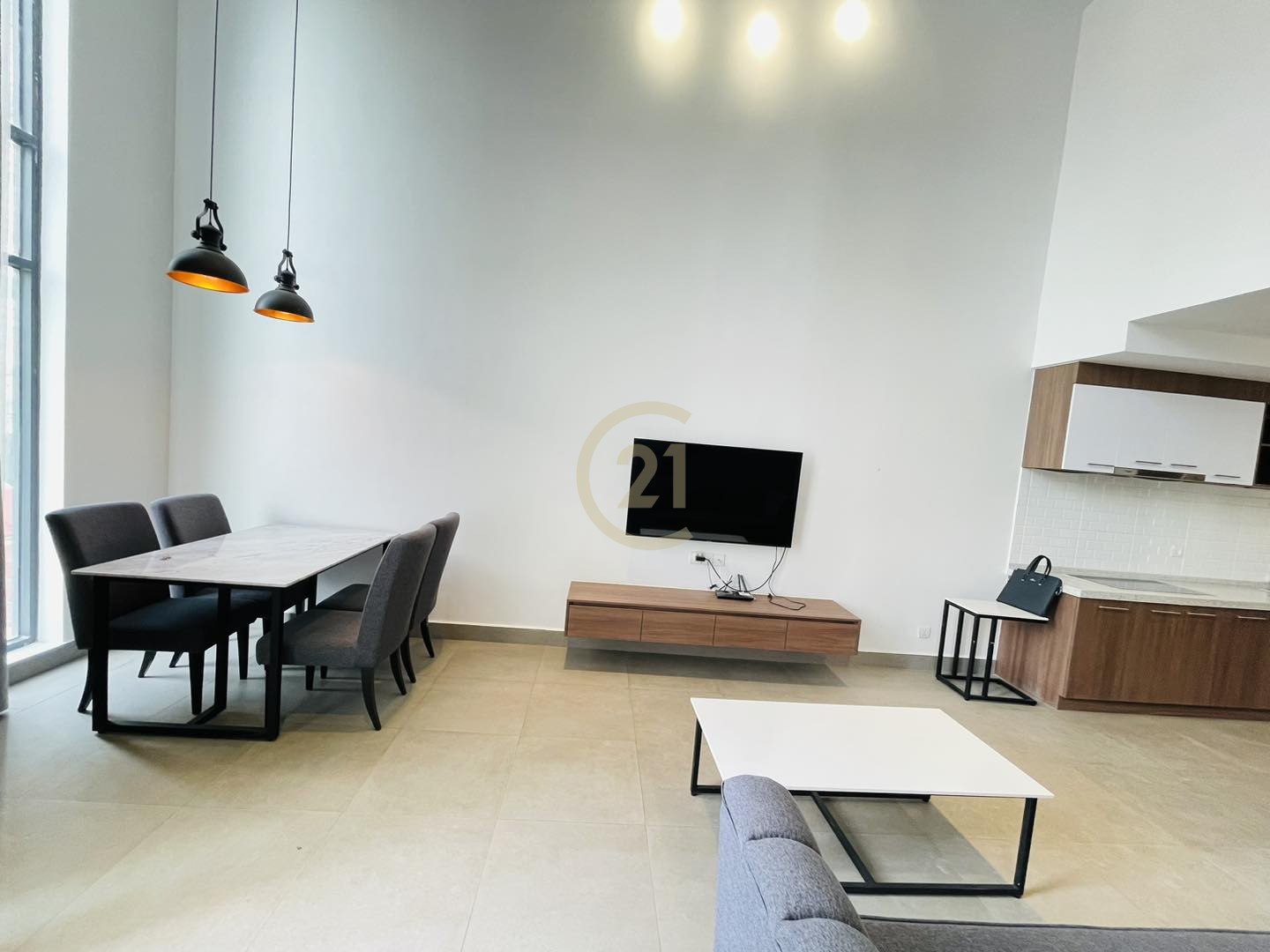 DUPLEX TWO BEDROOM FOR RENT