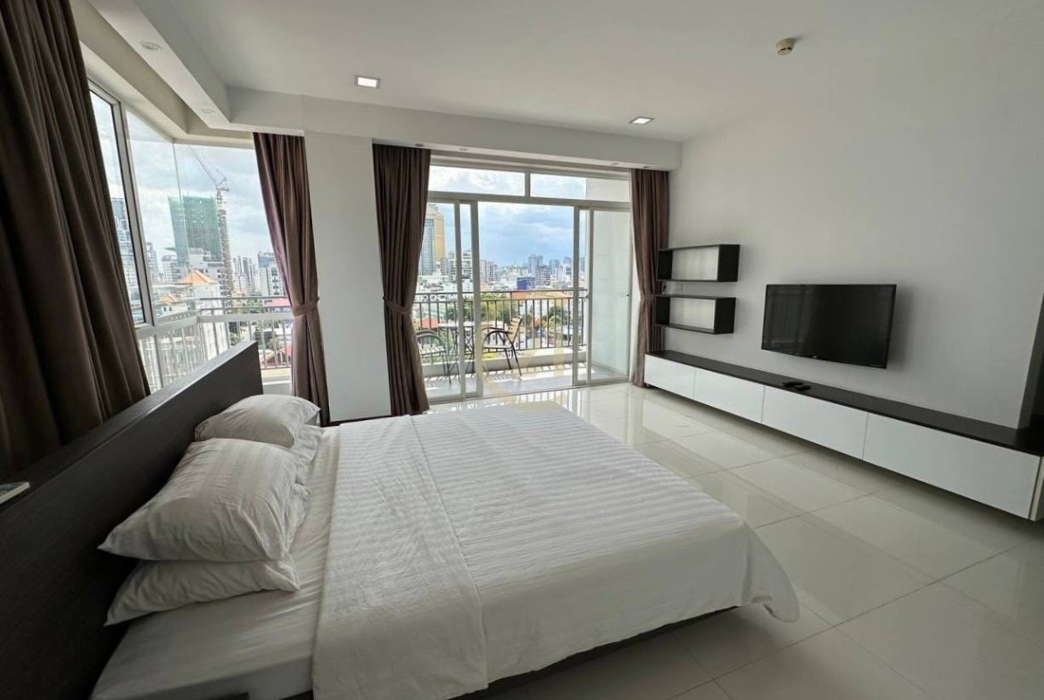LUXURIOUS PENTHOUSE FOR RENT AT BASSAC LANE
