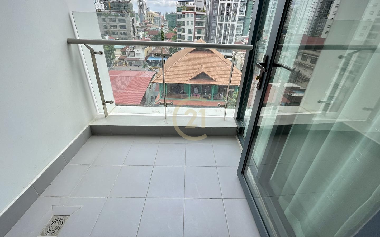 DUPLEX TWO BEDROOM FOR RENT