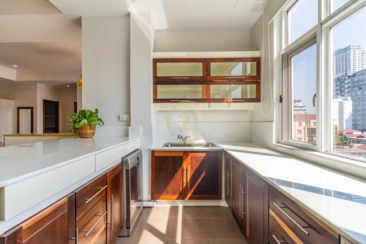 ELEGANT THREE BEDROOM FOR RENT