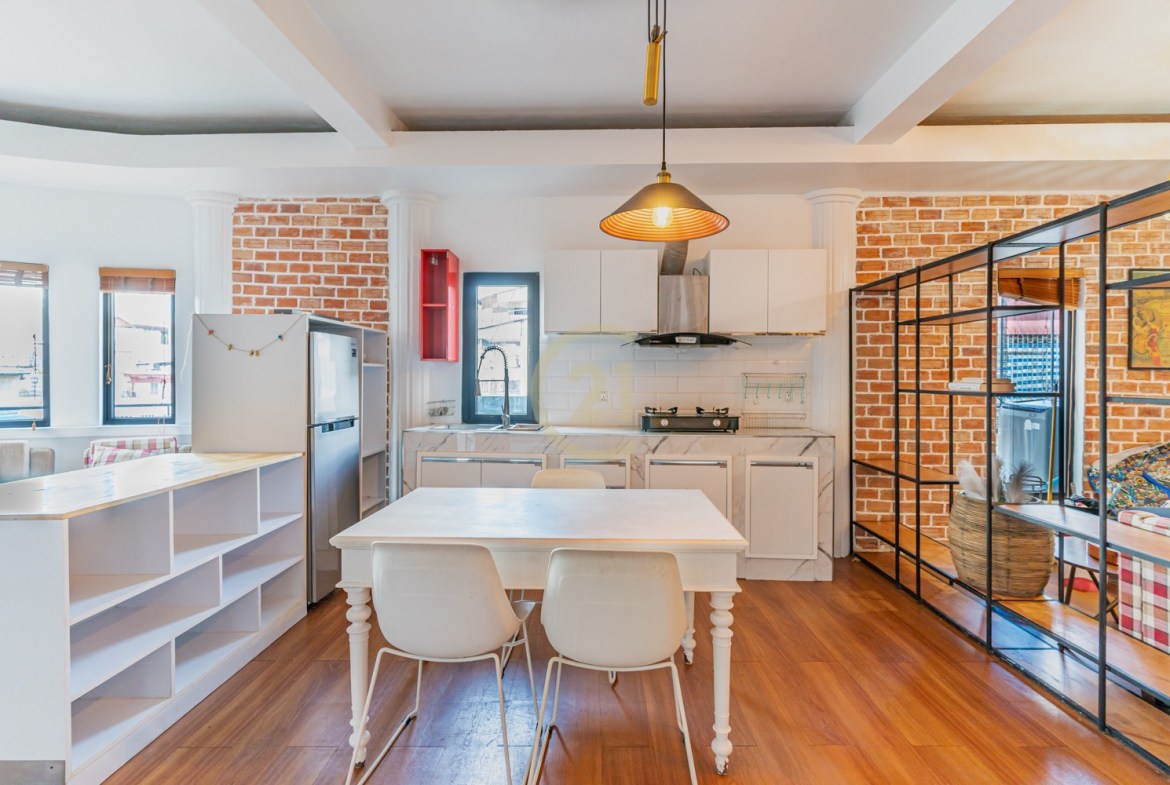 Renovated House 3 Bed For Rent at Doun Penh