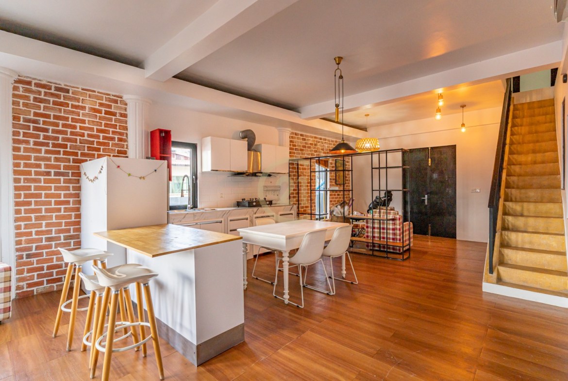 Renovated House 3 Bed For Rent at Doun Penh