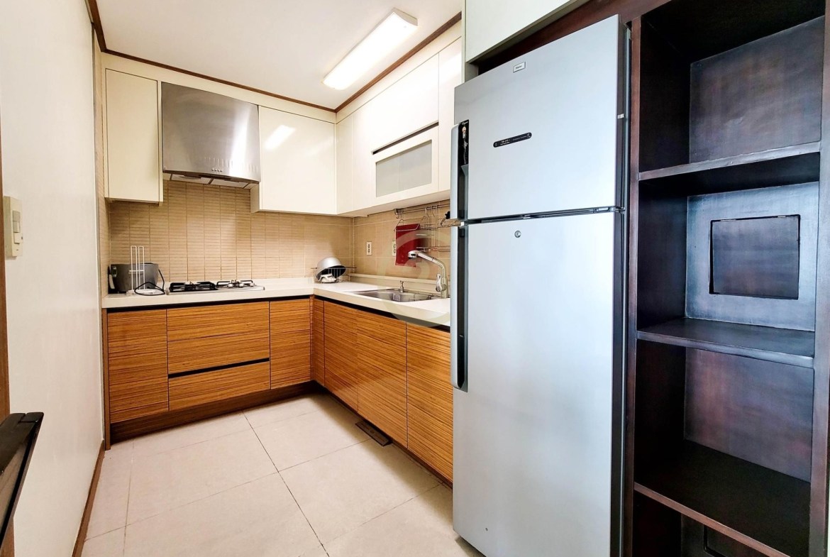 CLASSIC ONE BEDROOM FOR RENT AT BKK1