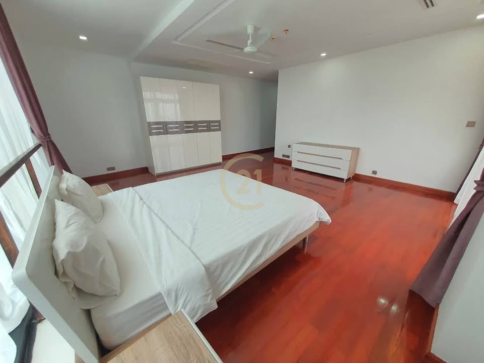 Luxury Penthouse For Rent At BKK1