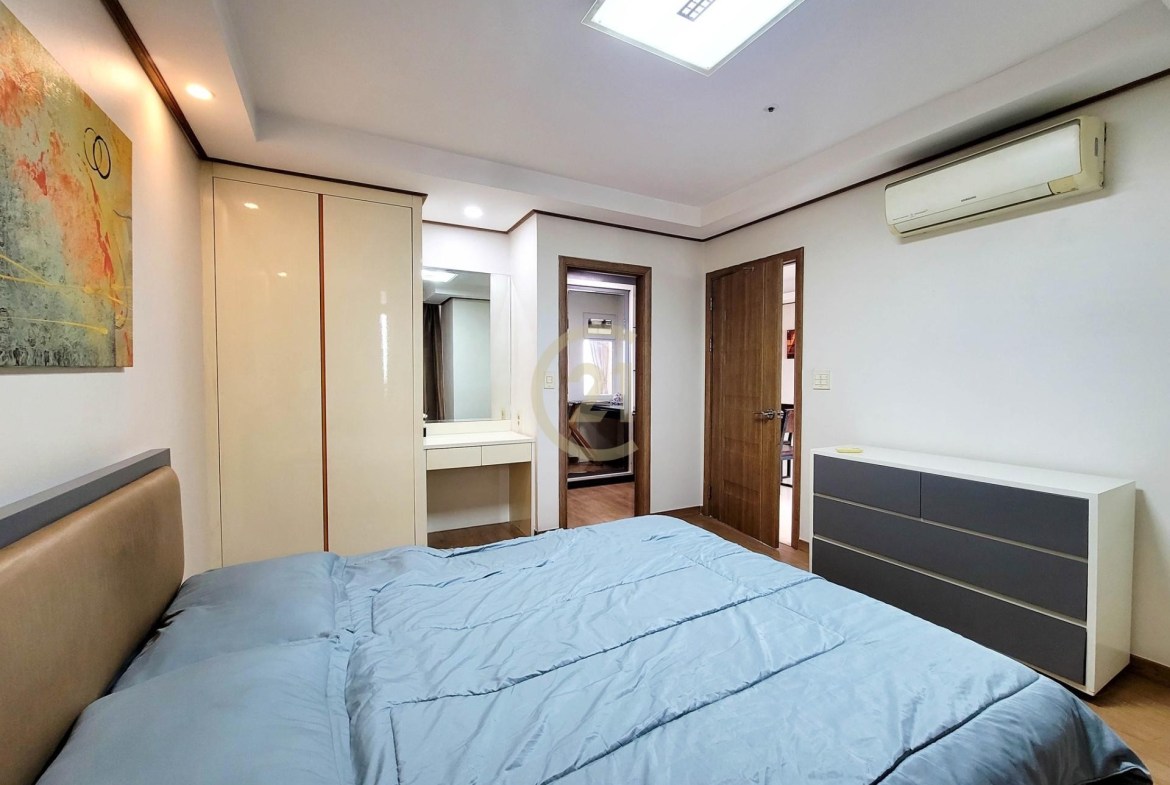 CLASSIC ONE BEDROOM FOR RENT AT BKK1