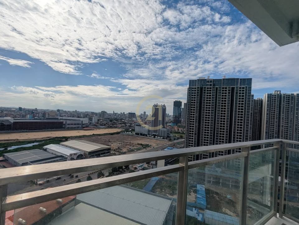 COZY ONE BEDROOM AT URBAN VILLAGE