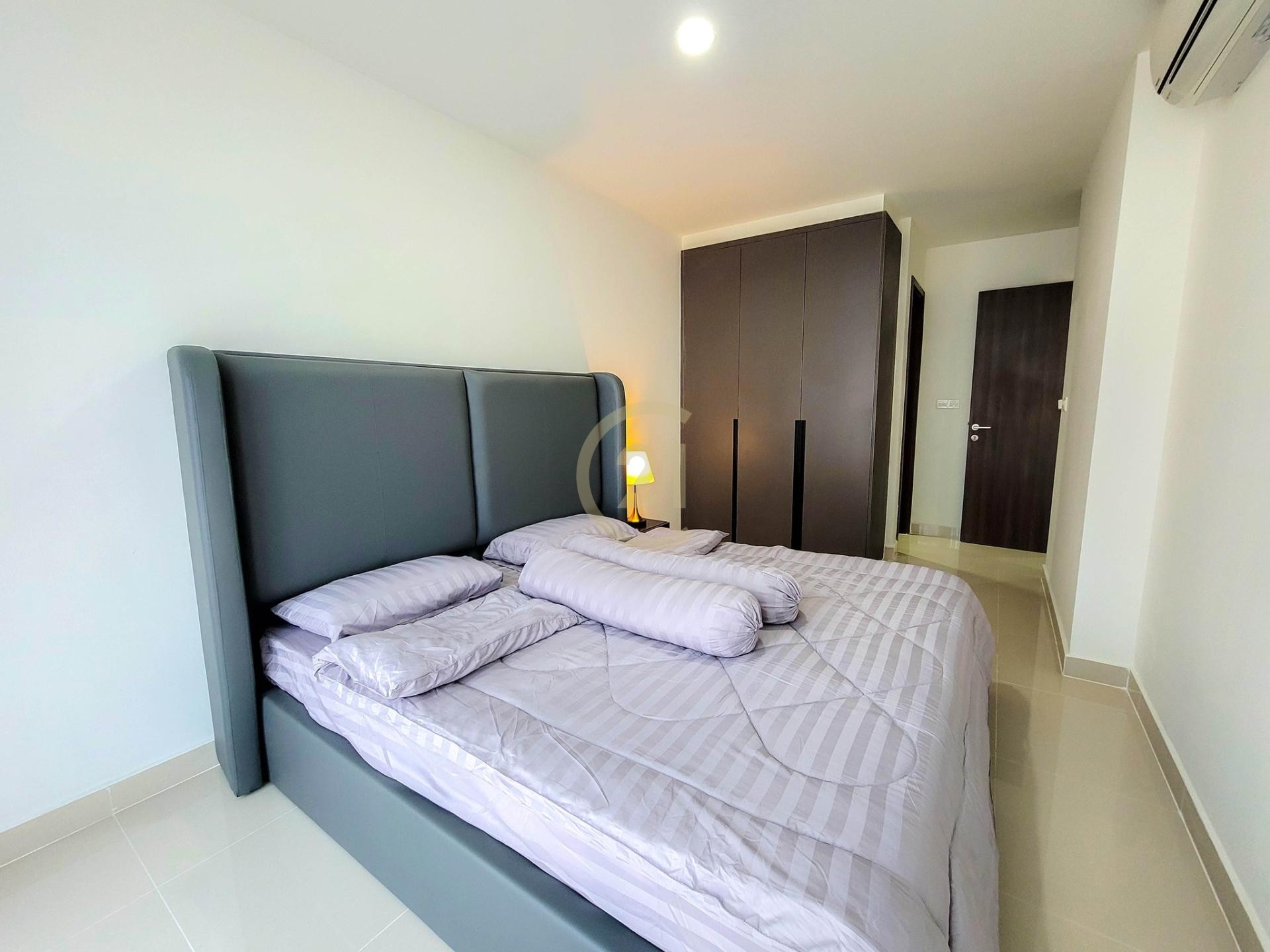 MODERN TWO BEDROOM FOR RENT AT THE PEAK