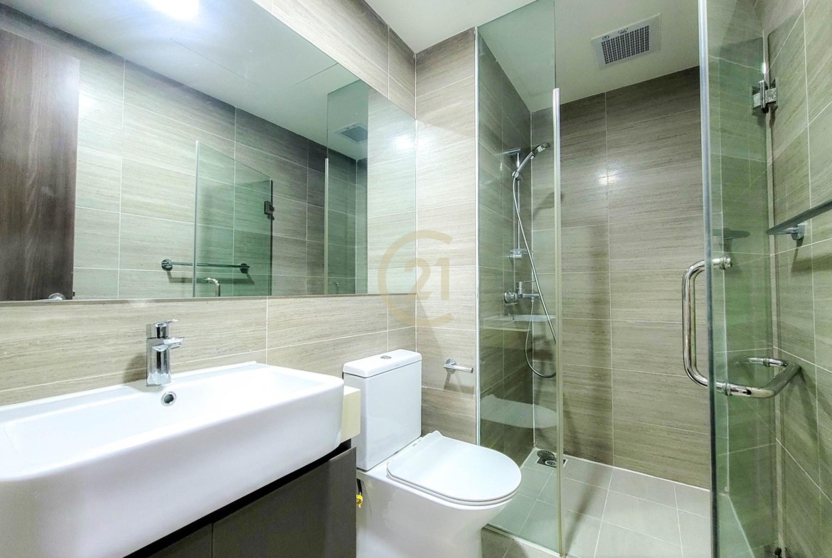 MODERN TWO BEDROOM FOR RENT AT THE PEAK