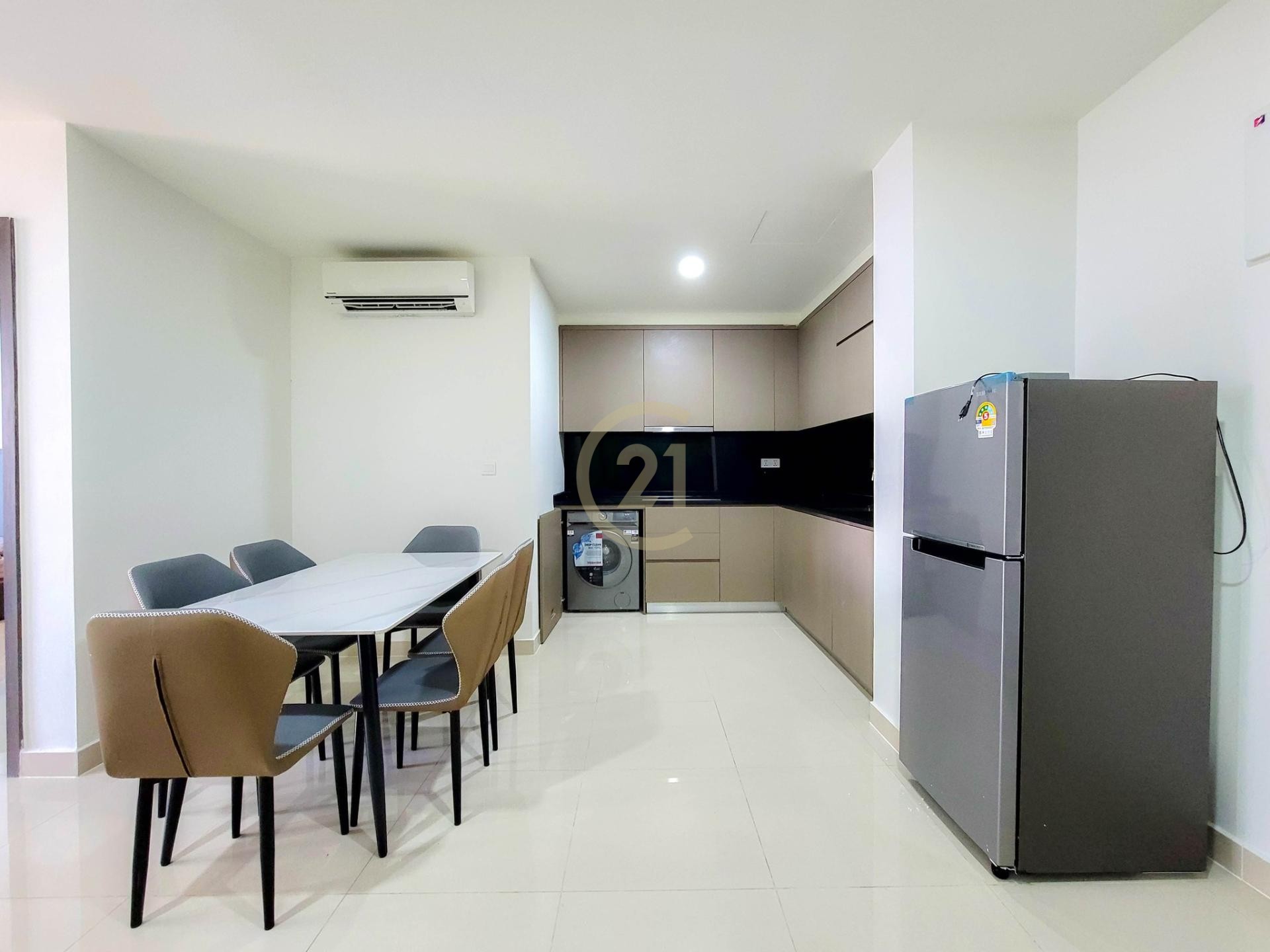 MODERN TWO BEDROOM FOR RENT AT THE PEAK