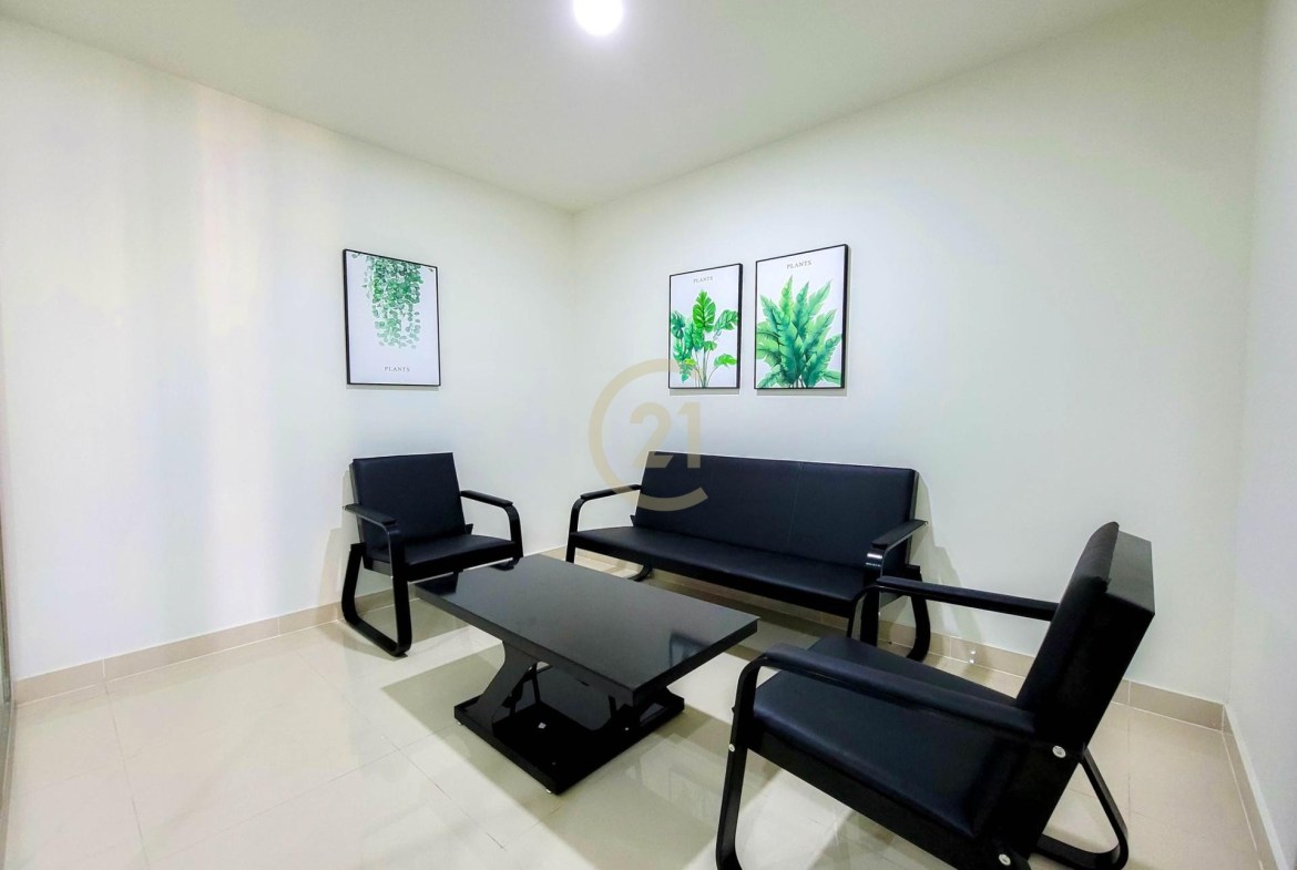 MODERN TWO BEDROOM FOR RENT AT THE PEAK